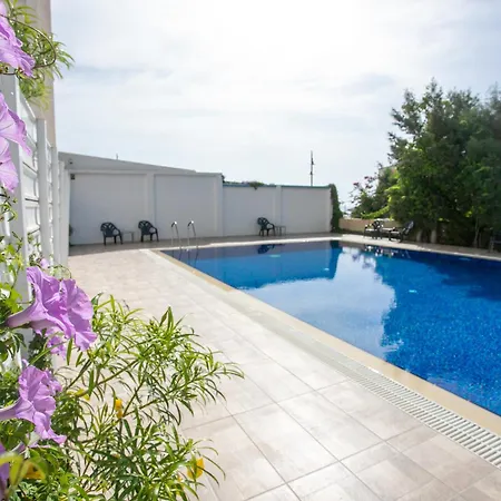 Palmove Luxurious Beachfront * Larnaca