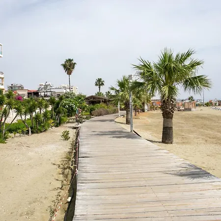 Palmove Luxurious Beachfront Apartament *