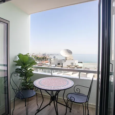 Palmove Luxurious Beachfront Appartamento *