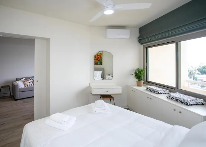 Apartament Palmove Luxurious Beachfront Larnaca