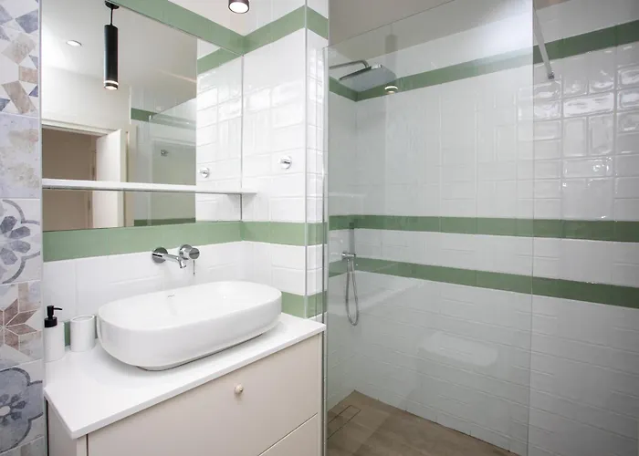 Palmove Luxurious Beachfront Apartament *