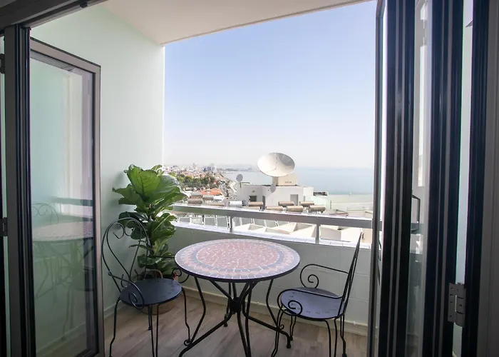 Palmove Luxurious Beachfront Apartament *