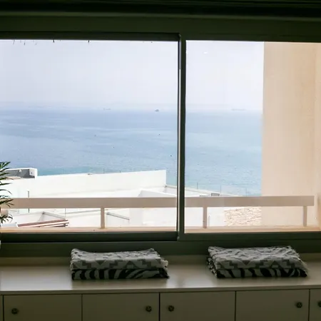 Palmove Luxurious Beachfront דירה