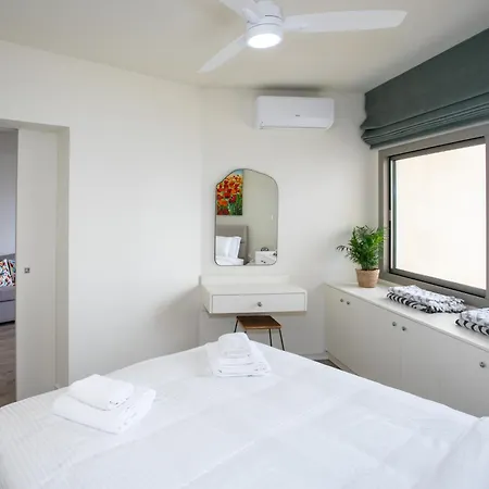 דירה Palmove Luxurious Beachfront לרנקה