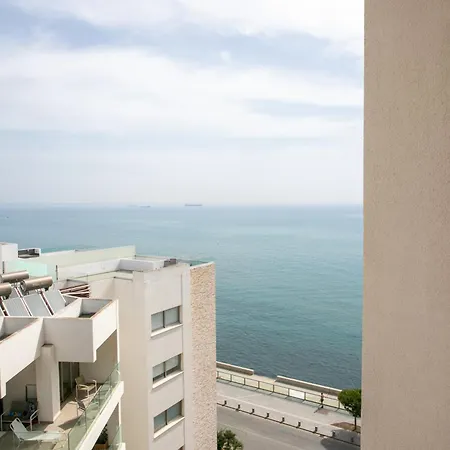 Palmove Luxurious Beachfront Ларнака