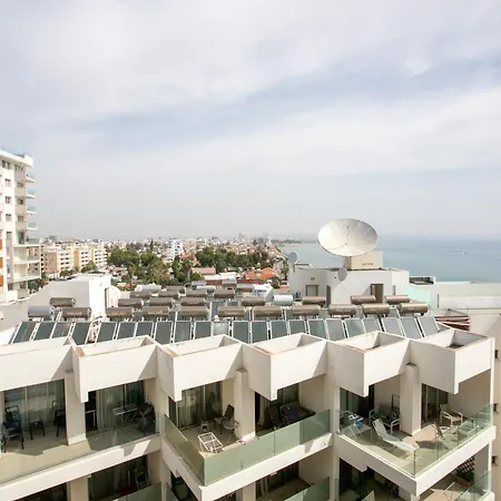 Palmove Luxurious Beachfront * Larnaca