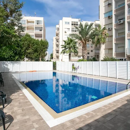 Palmove Luxurious Beachfront דירה *