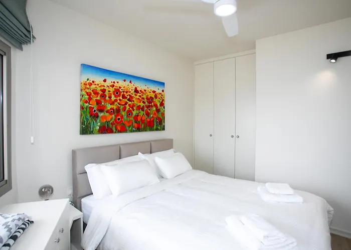 Palmove Luxurious Beachfront 拉纳卡