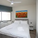 아파트 Palmove Luxurious Beachfront 라르나카