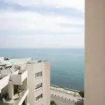 Palmove Luxurious Beachfront 라르나카