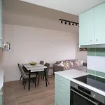 Palmove Luxurious Beachfront 아파트 라르나카