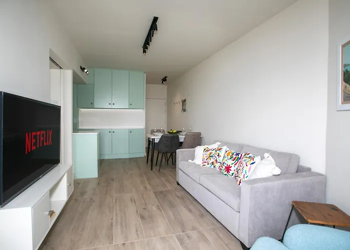 Palmove Luxurious Beachfront * لارنكا